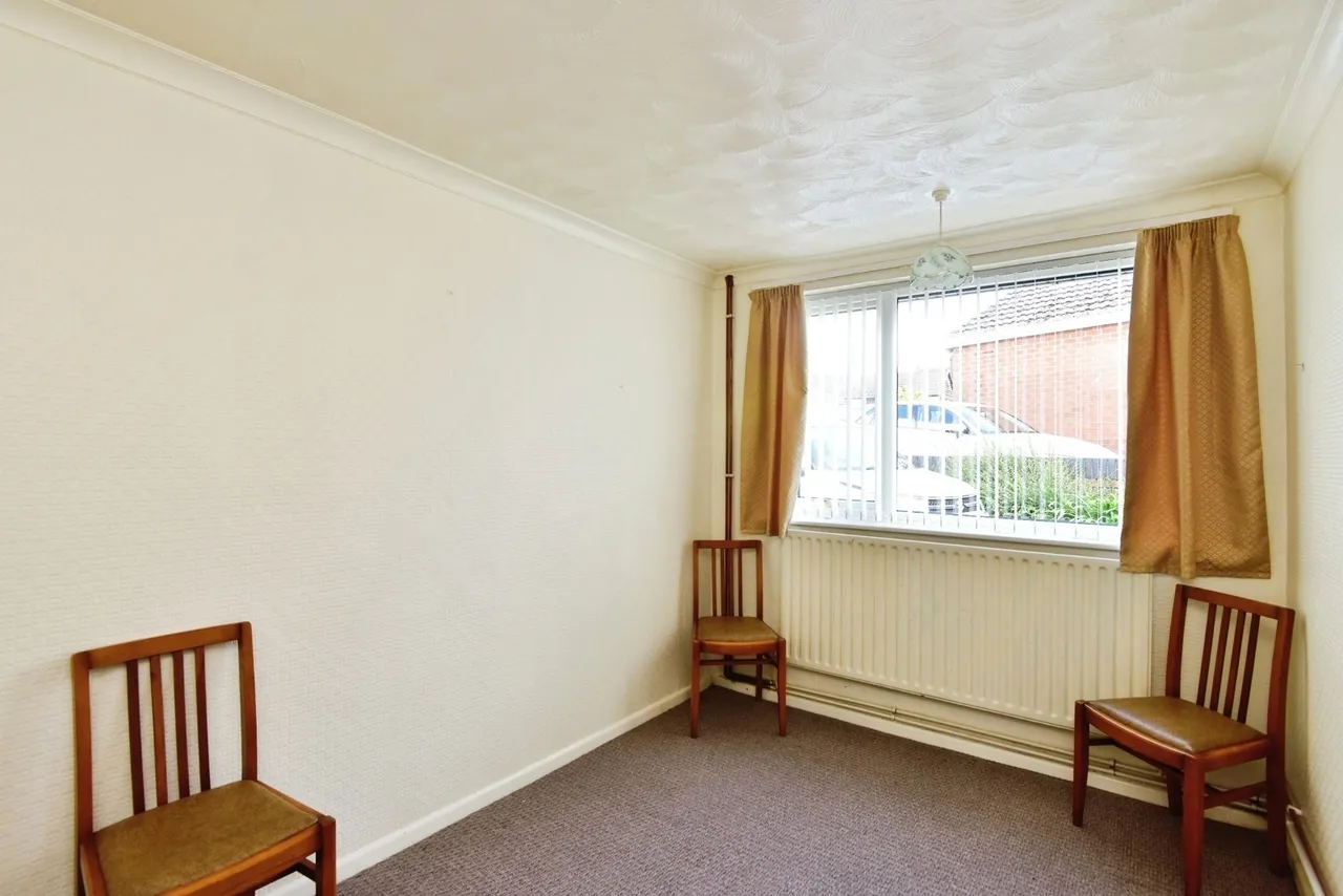 Midhurst Close, Packmoor, Stoke-on-Trent, Staffordshire, ST7, photo 15