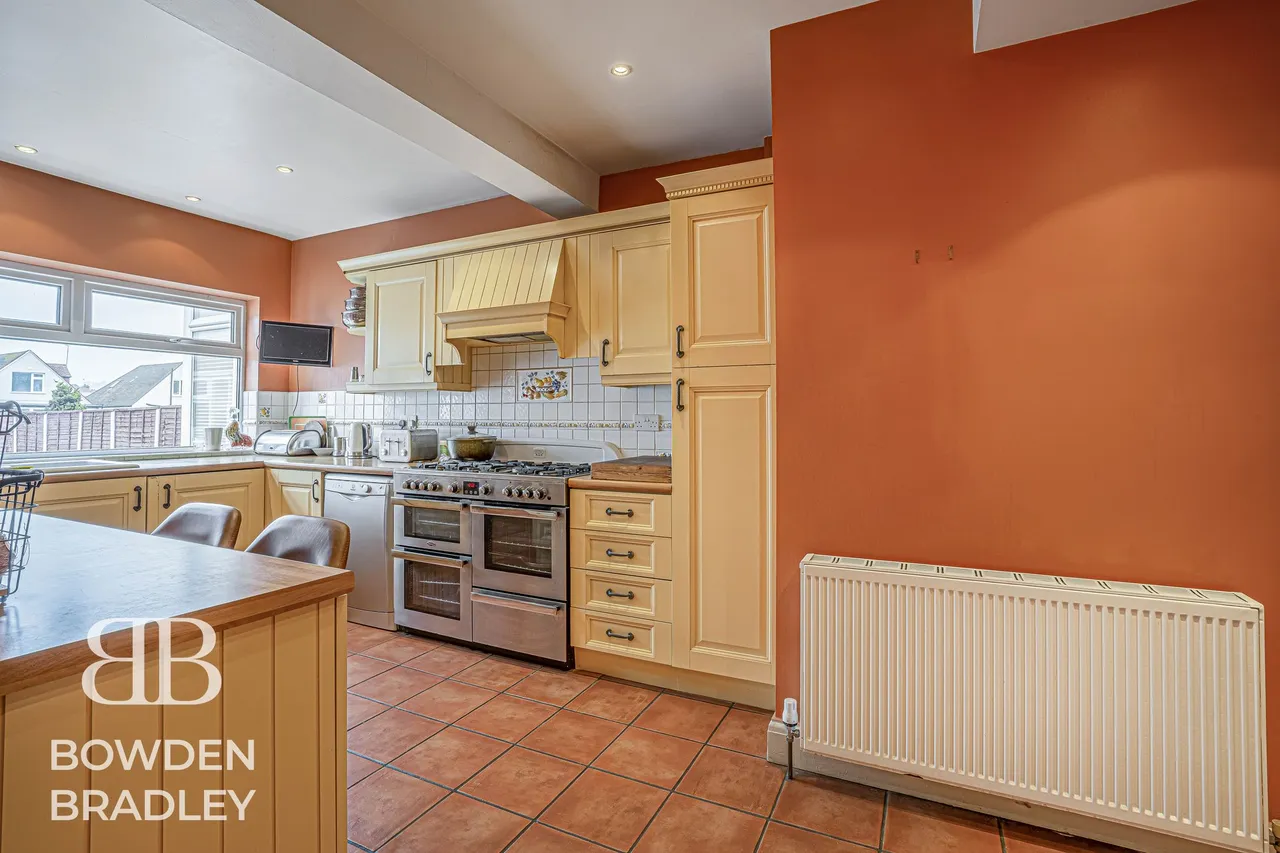 Clayhall Avenue, Clayhall, IG5, photo 10