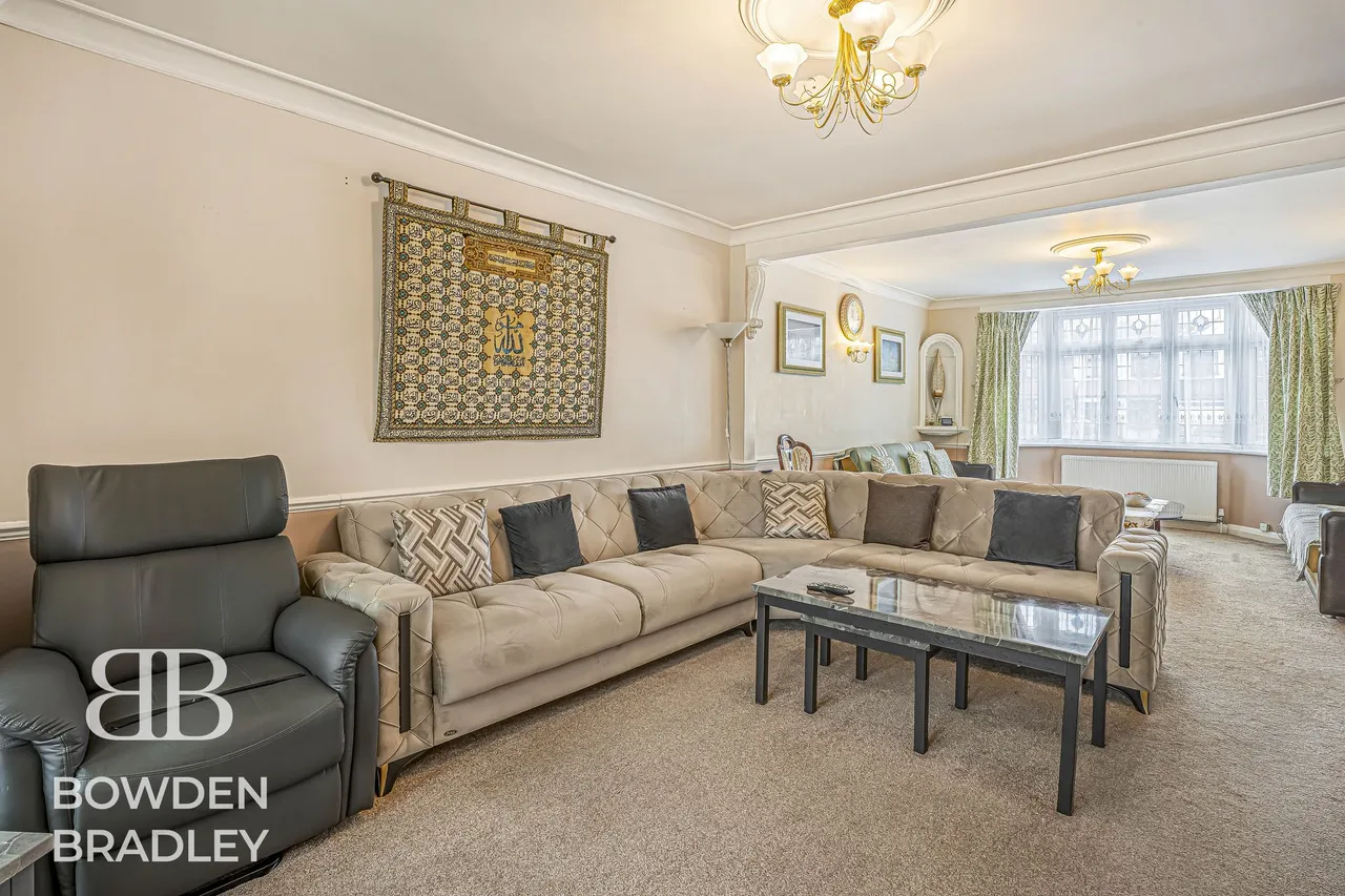 Clayhall Avenue, Clayhall, IG5, photo 4