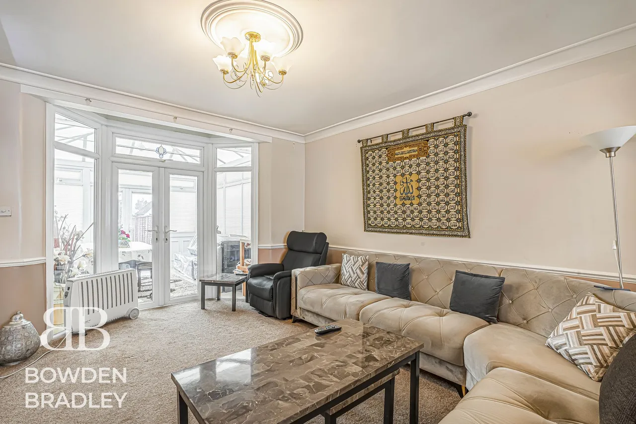 Clayhall Avenue, Clayhall, IG5, photo 5