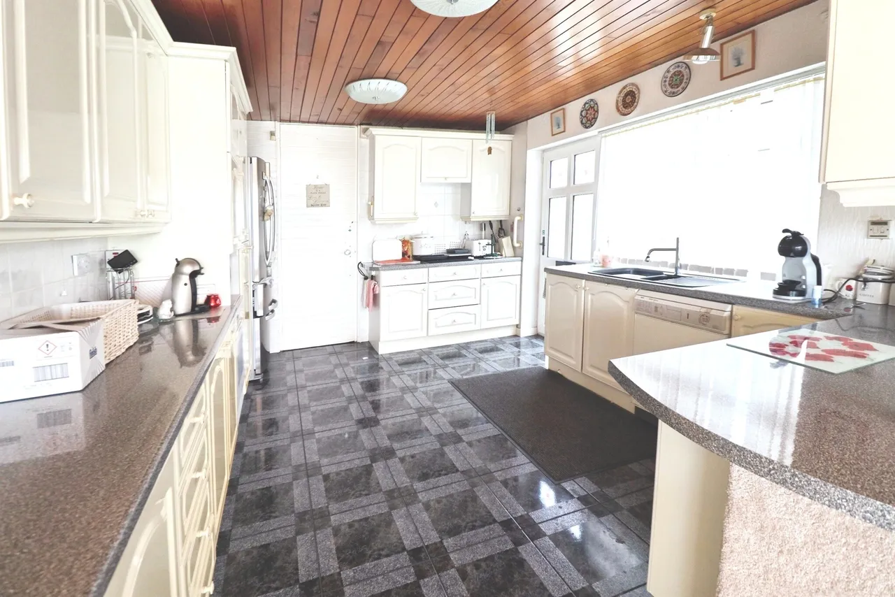 Lynmouth Drive, Penarth, CF64, photo 11