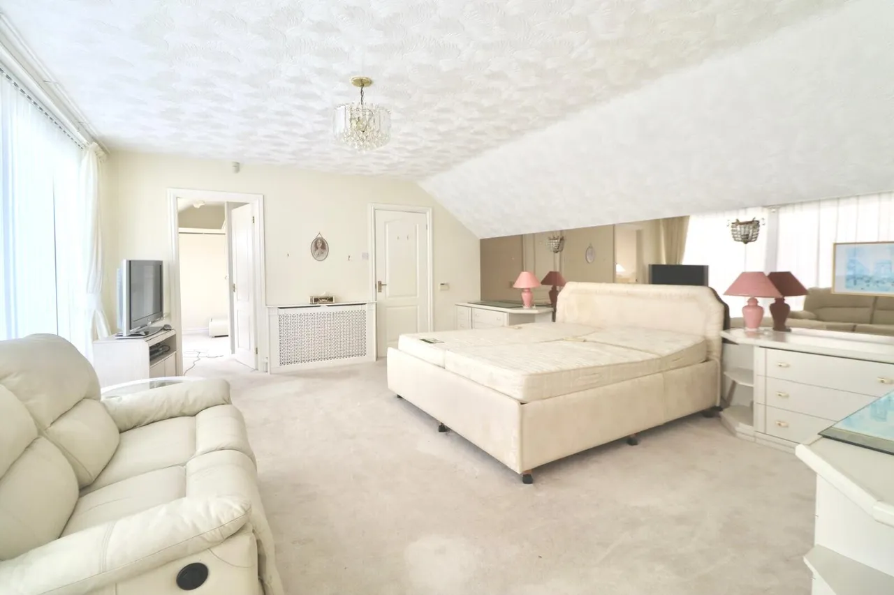 Lynmouth Drive, Penarth, CF64, photo 14