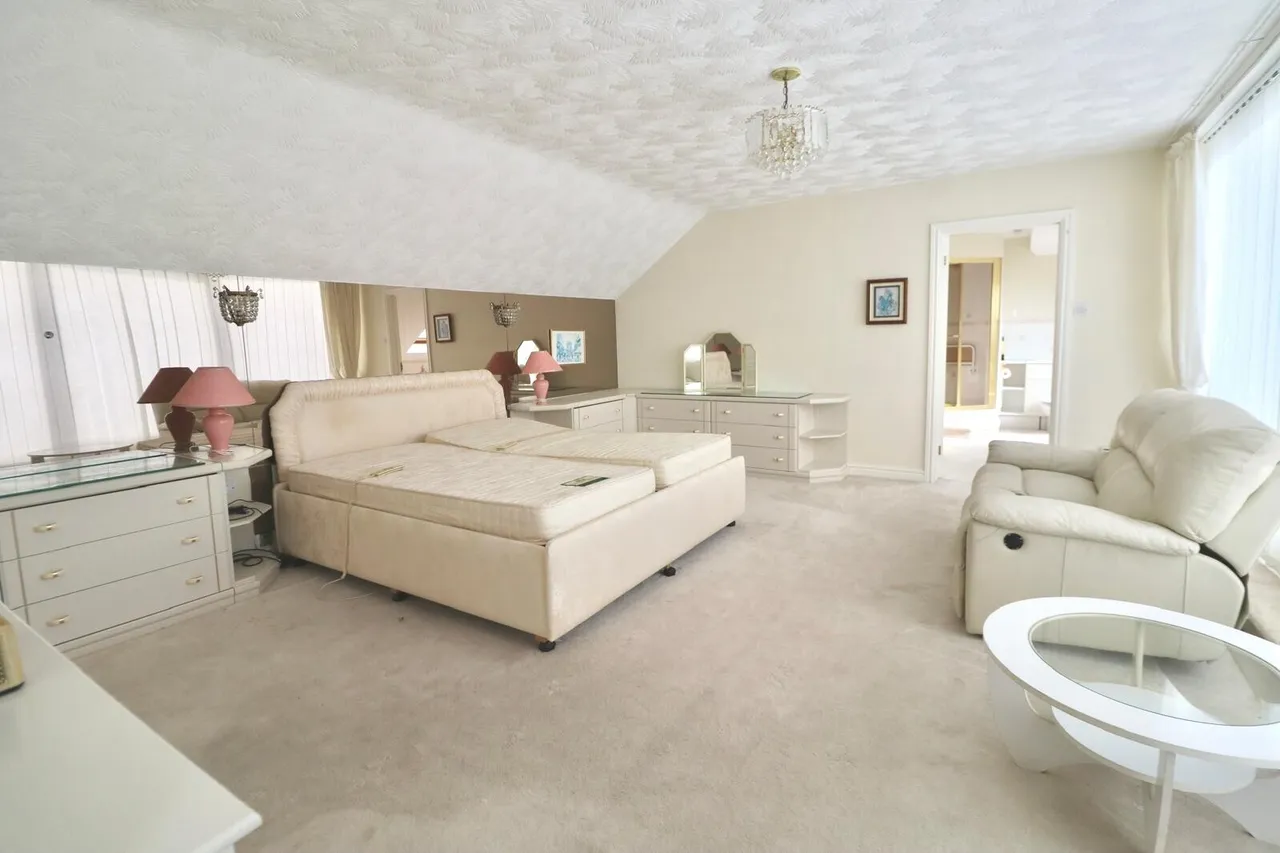 Lynmouth Drive, Penarth, CF64, photo 13