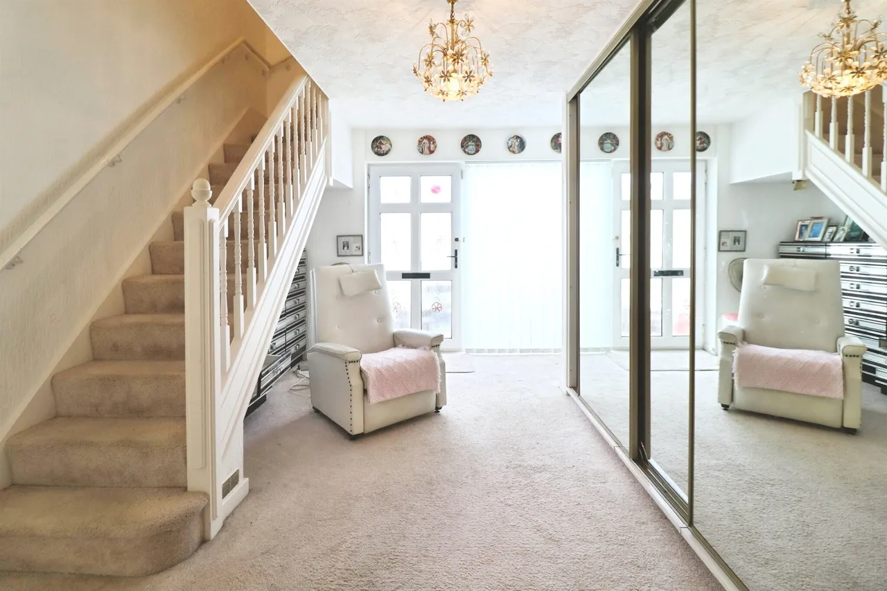 Lynmouth Drive, Penarth, CF64, photo 2