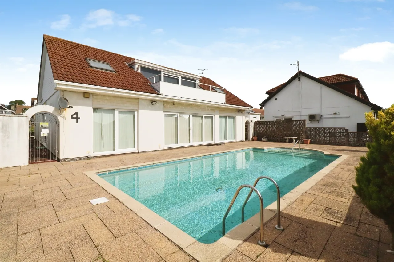 Lynmouth Drive, Penarth, CF64, photo 3