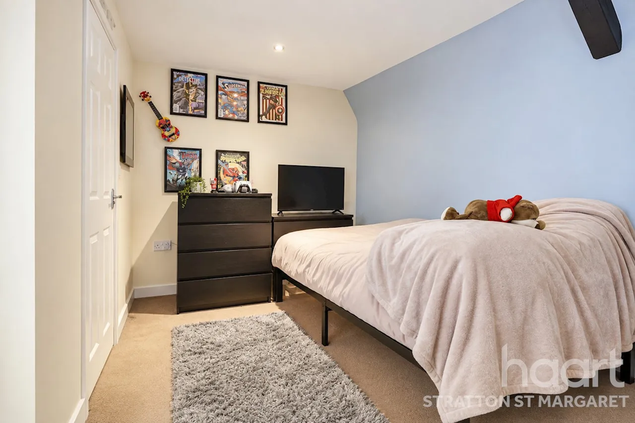 High Street, Swindon, SN1, photo 10