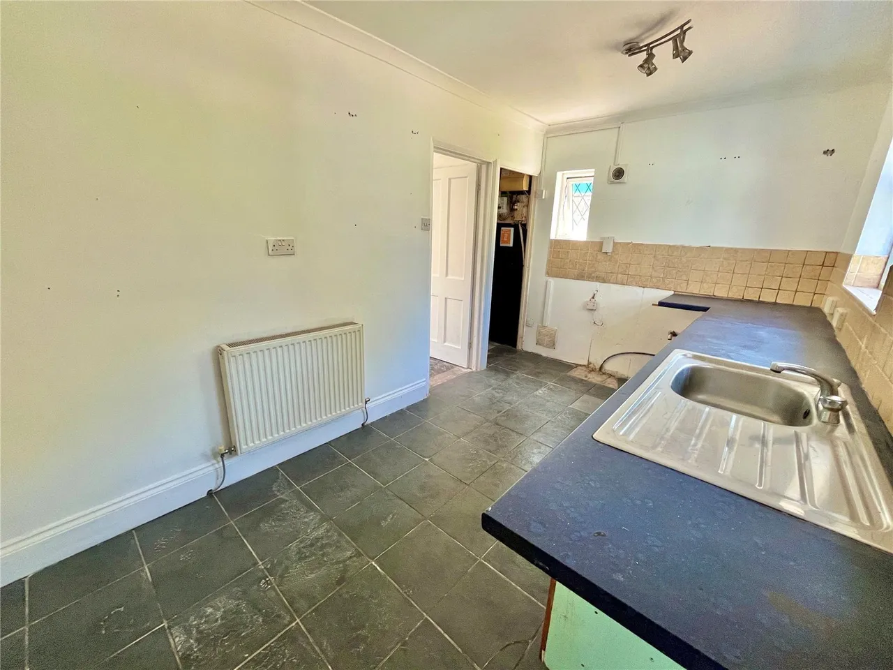 Newell Hill, Tenby, SA70, photo 6