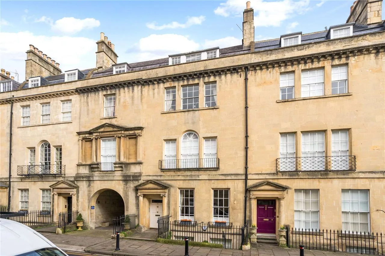3 bed flat for sale — Brock Street, Bath, BA1 2LW