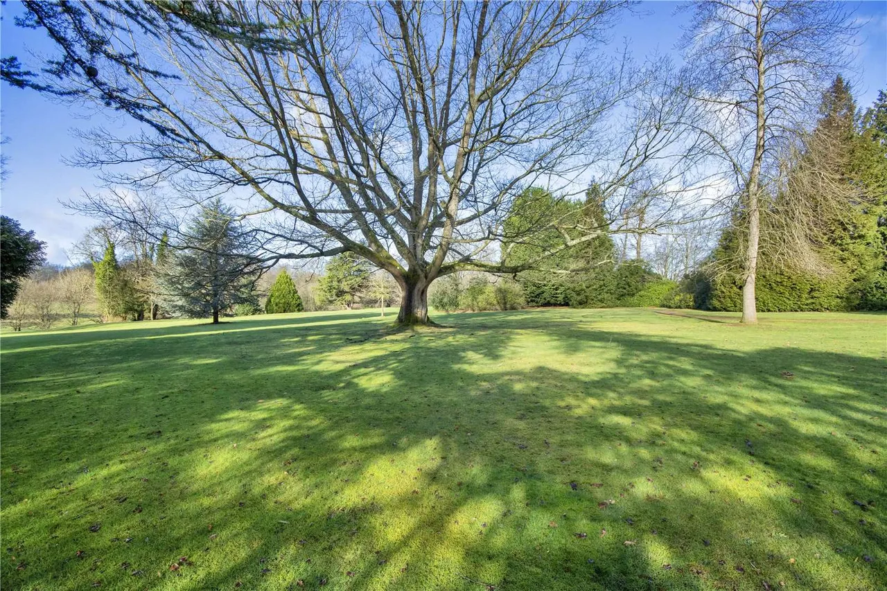 North Frith Park, Hadlow, Tonbridge, Kent, TN11 9QW, photo 6
