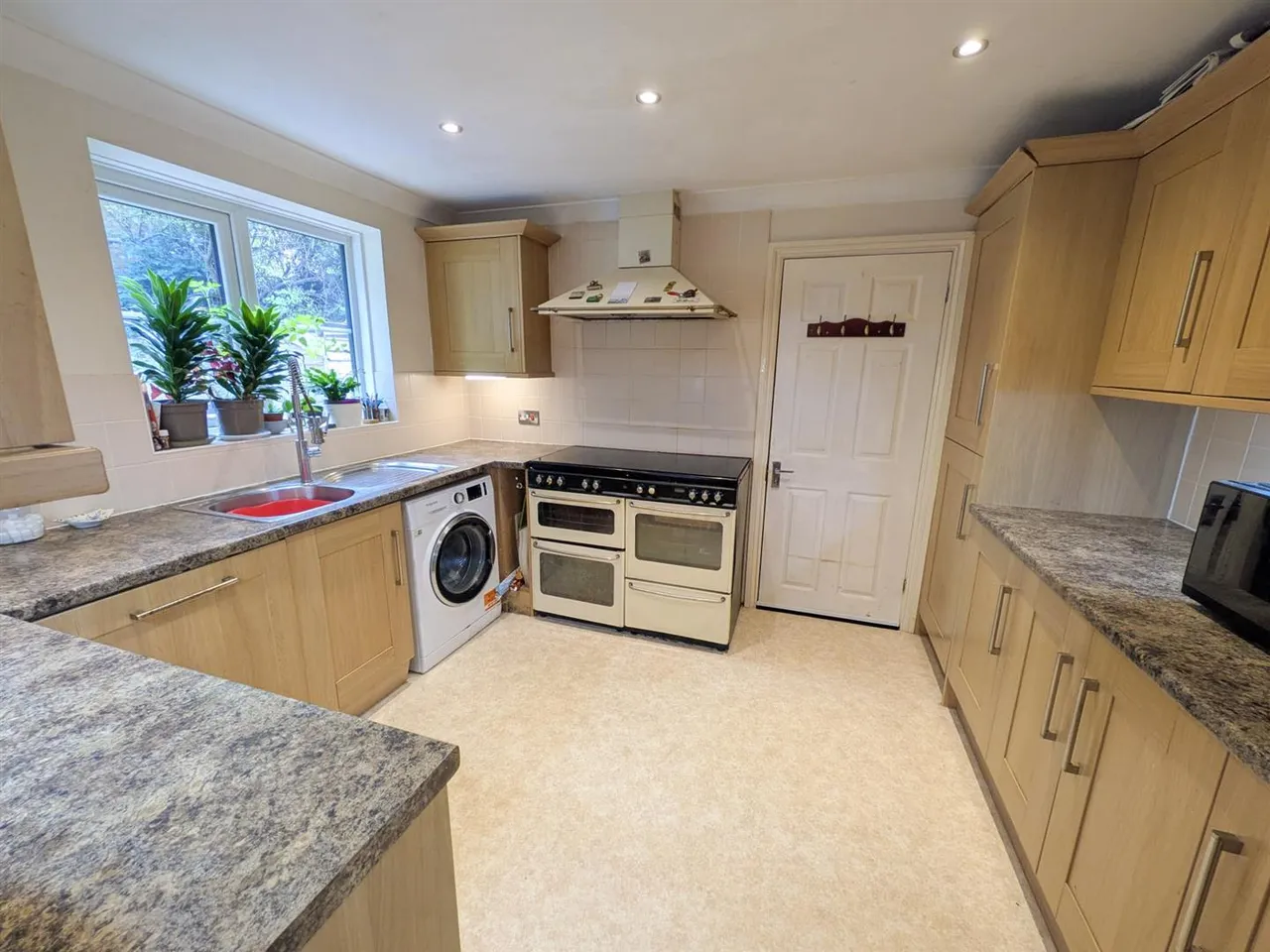 Castle Rise, Ridgewood, Uckfield, East Sussex, TN22 5UN, photo 5