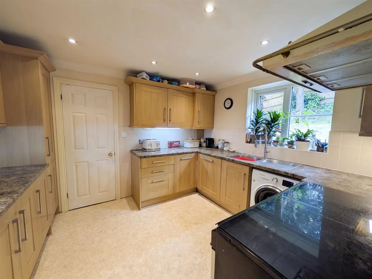 Castle Rise, Ridgewood, Uckfield, East Sussex, TN22 5UN, photo 4