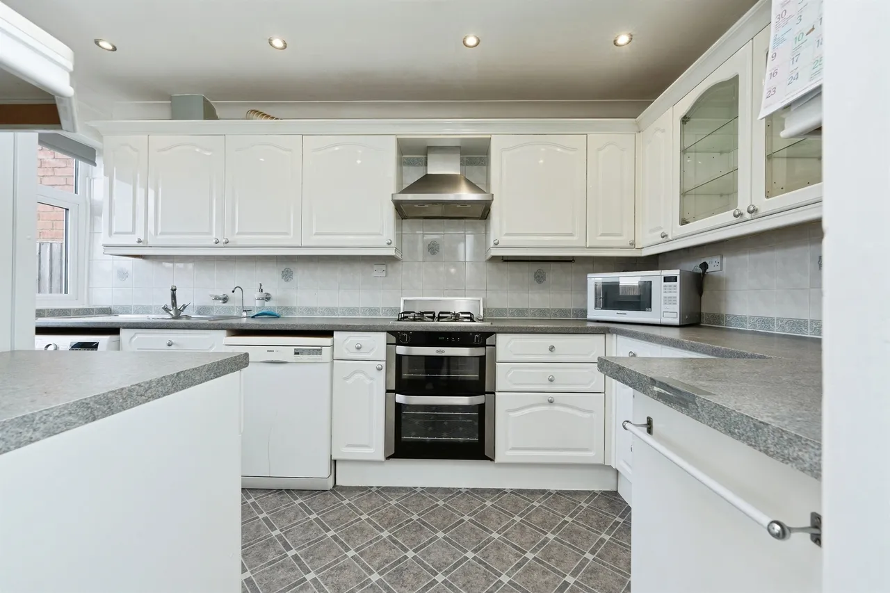 Kenyngton Place, Harrow, HA3, photo 3