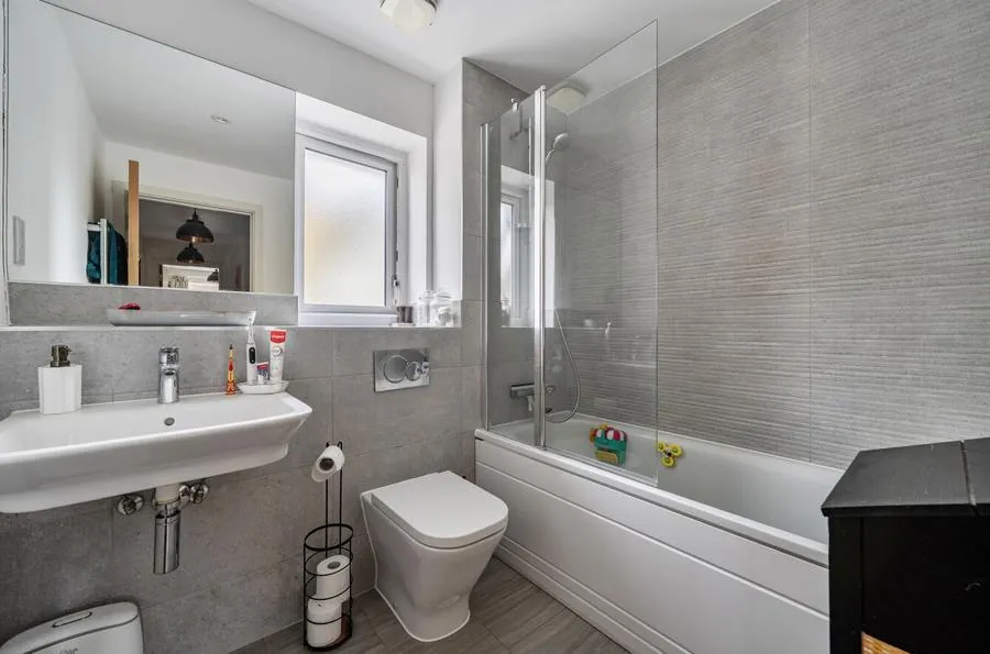 Sherman Avenue, Arborfield Green, RG2, photo 9