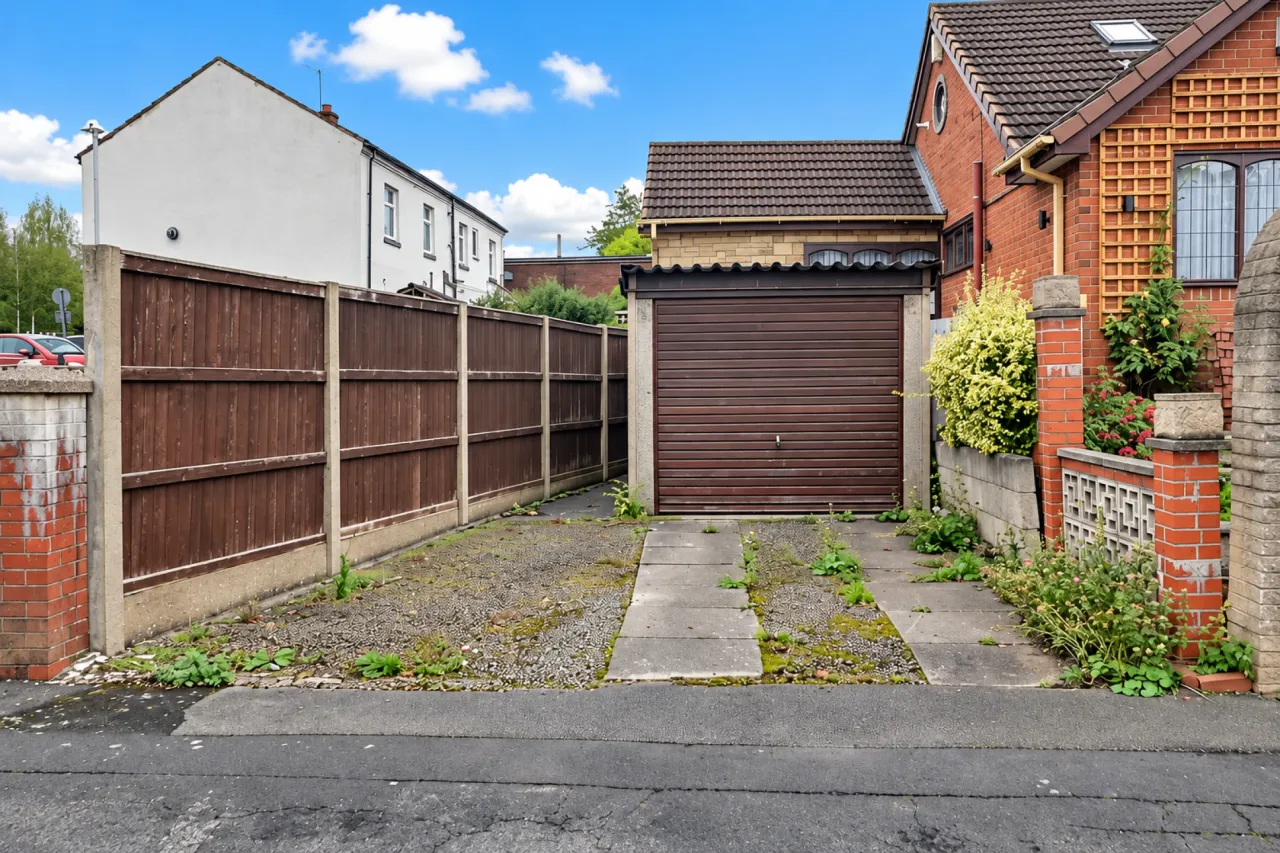 Unicorn Place, Pittshill, ST6, photo 2