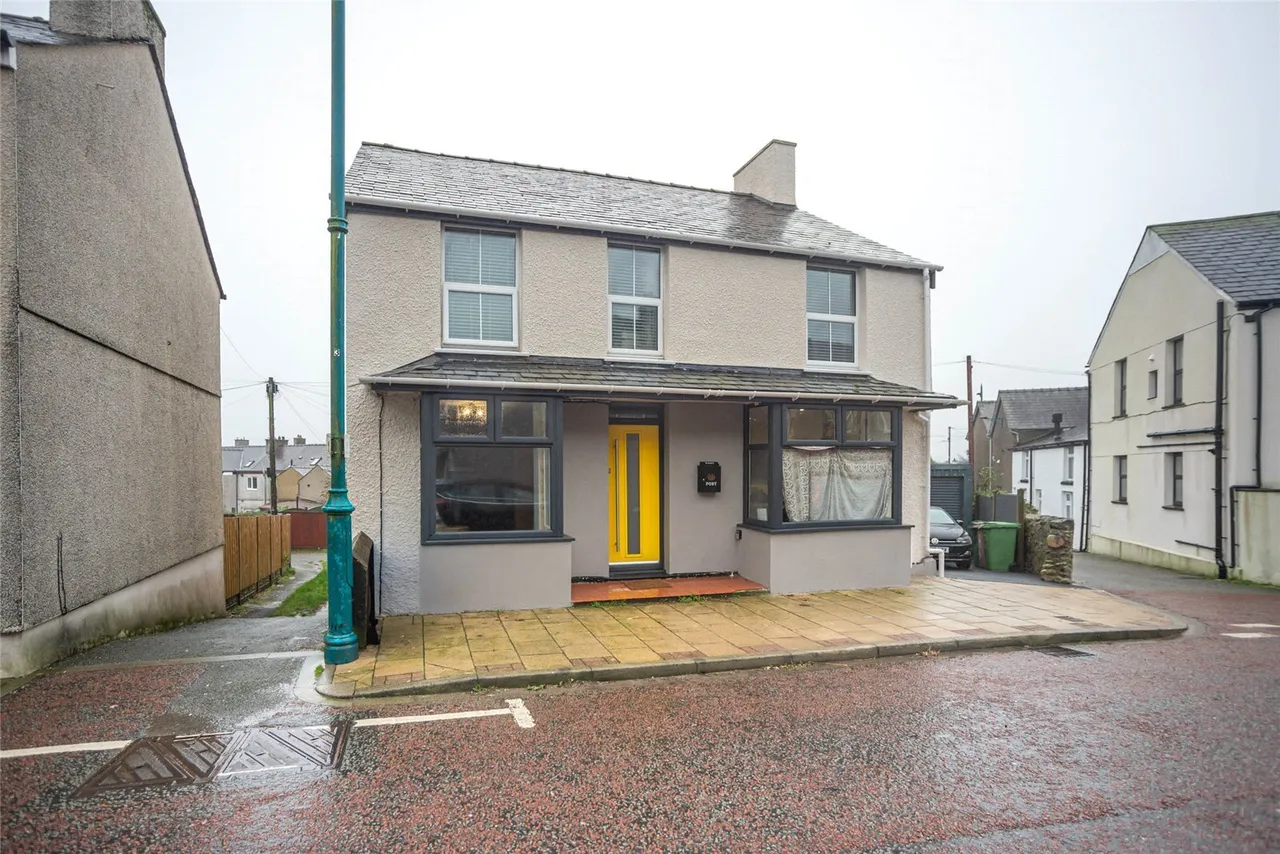4 bed house for sale, Baptist Street, Penygroes