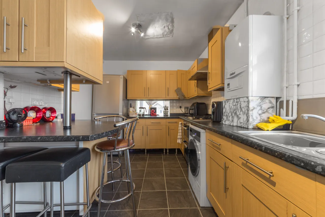 Corbins Lane, Harrow, HA2, photo 4