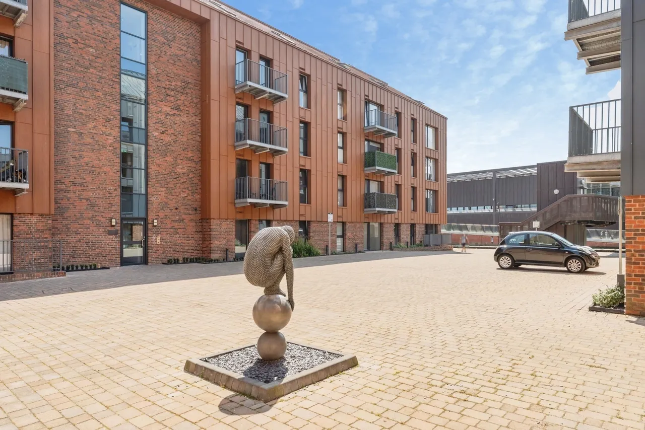 2 bed flat for sale, Robinson Way, Chester, CH1