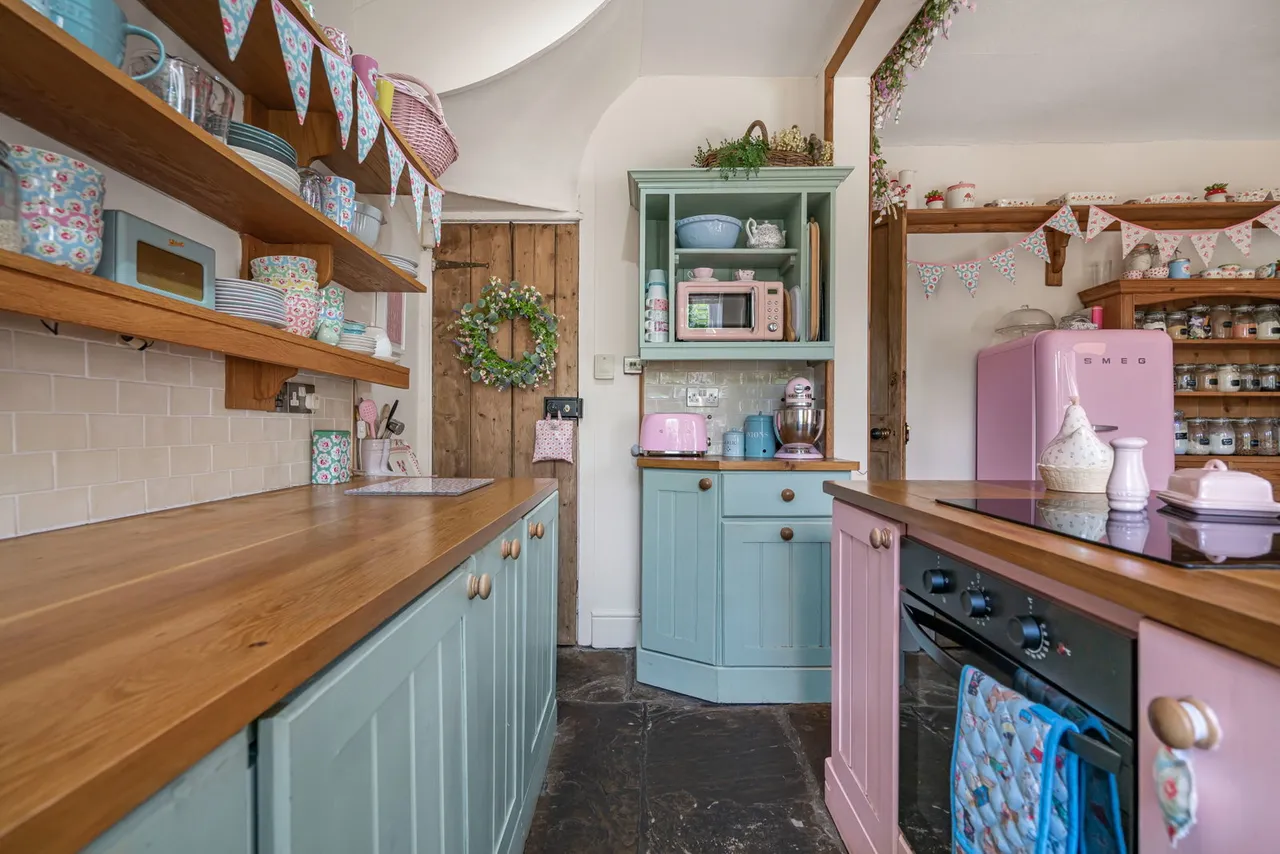 Victoria Terrace, Millbank, HX6, photo 8
