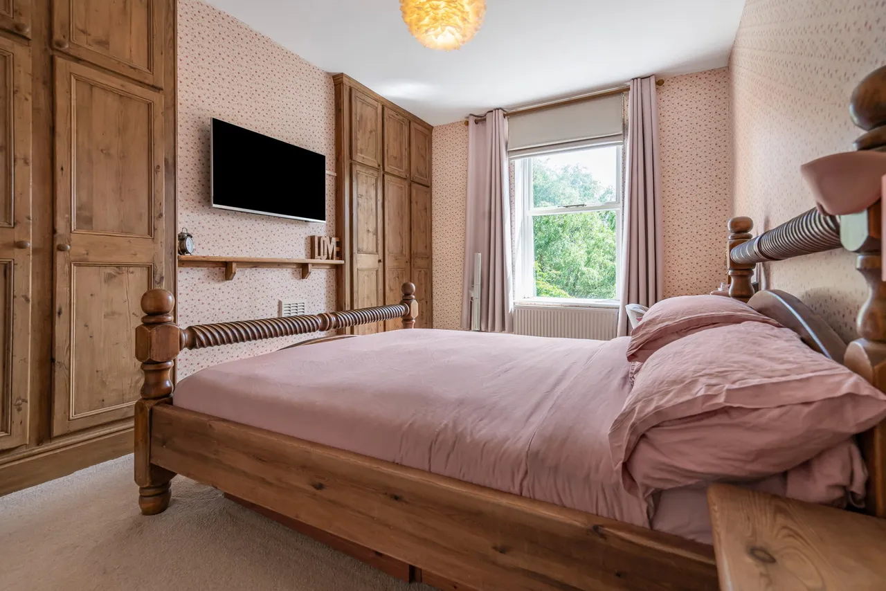Victoria Terrace, Millbank, HX6, photo 17