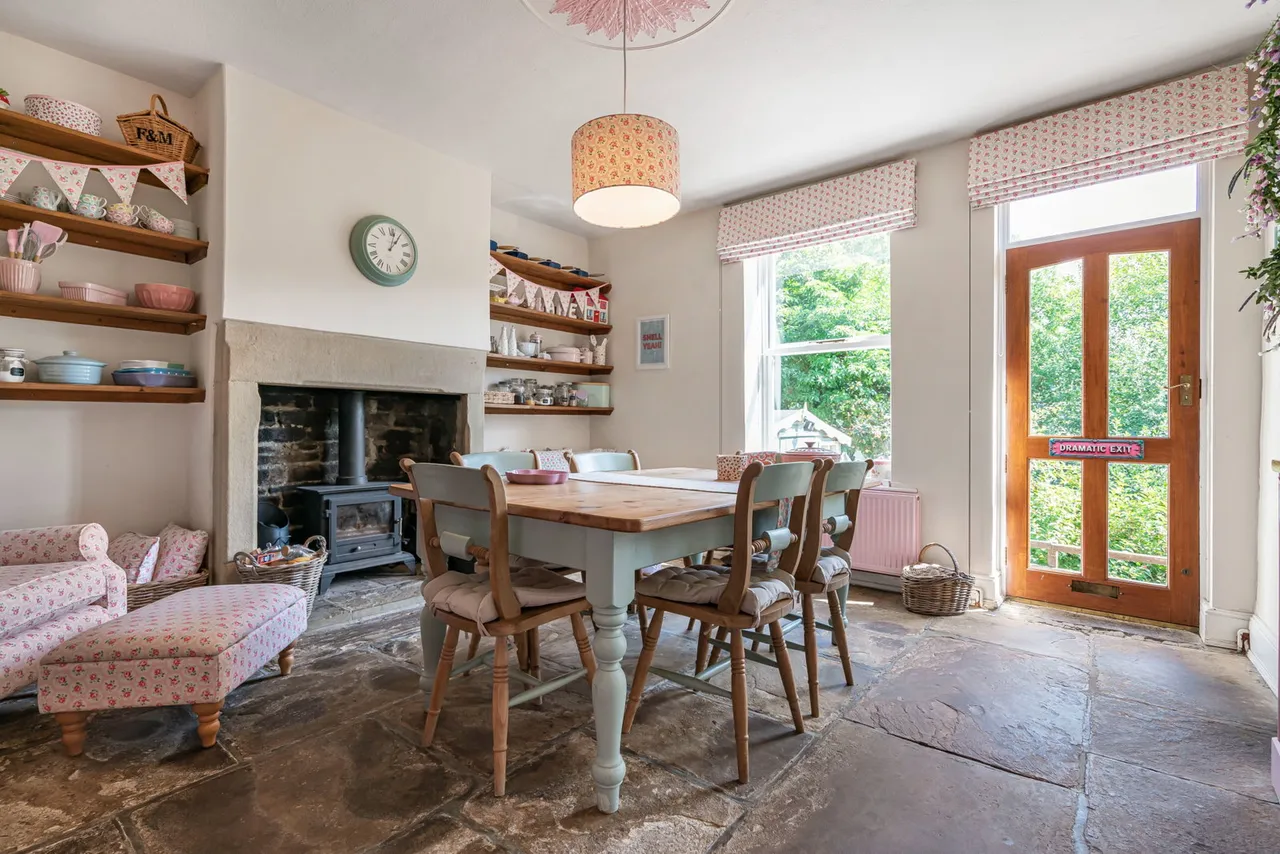 Victoria Terrace, Millbank, HX6, photo 5