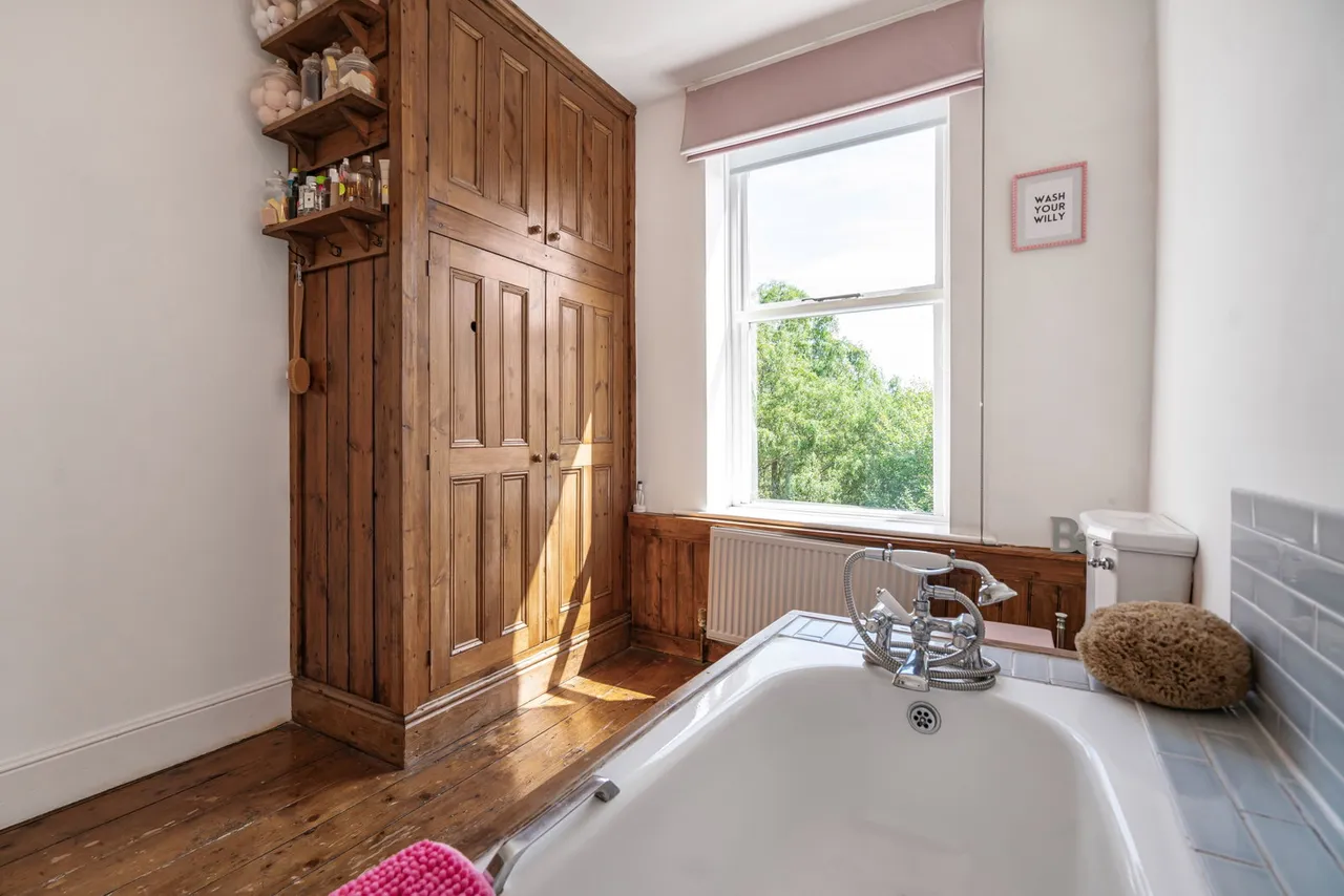 Victoria Terrace, Millbank, HX6, photo 19