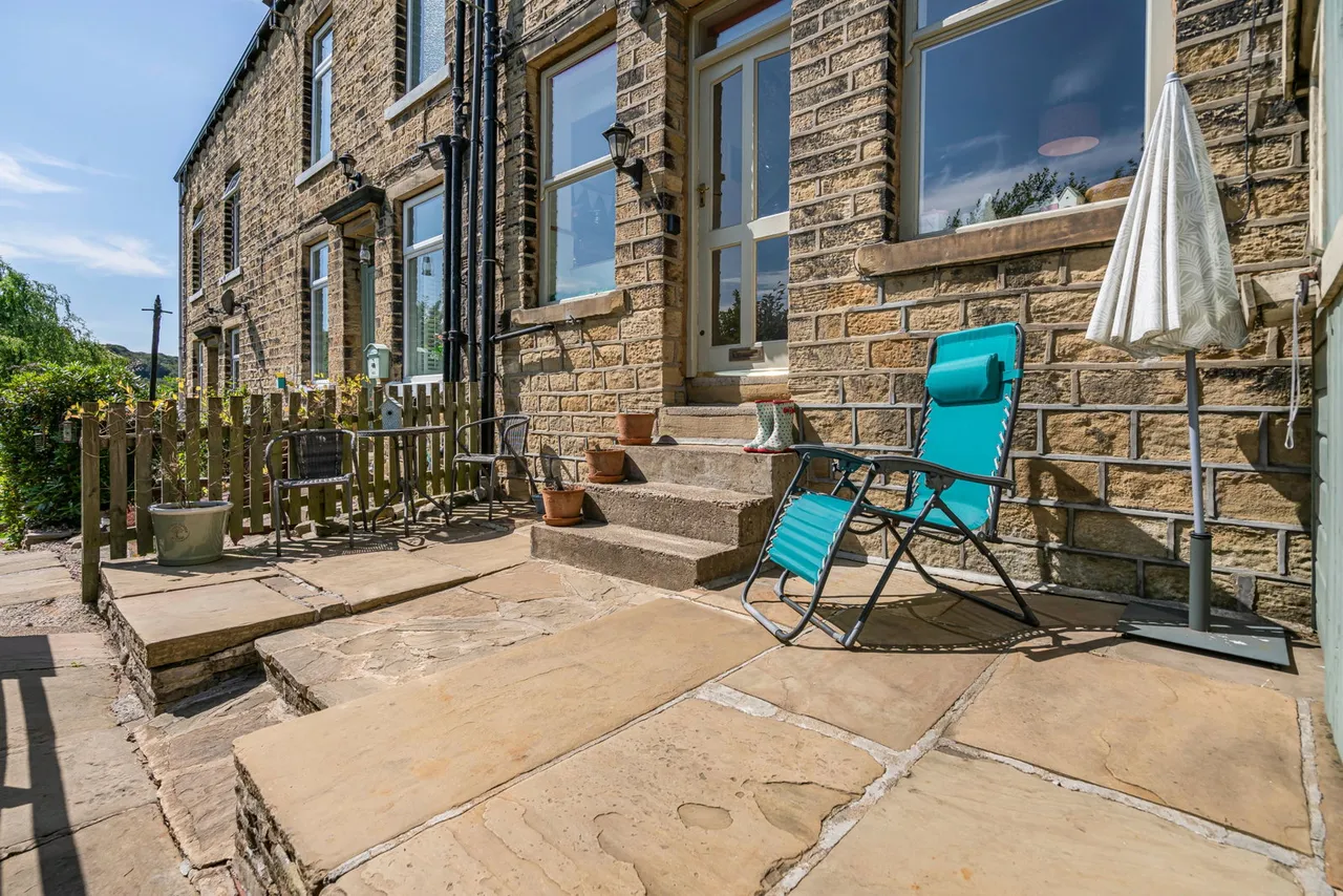 Victoria Terrace, Millbank, HX6, photo 28