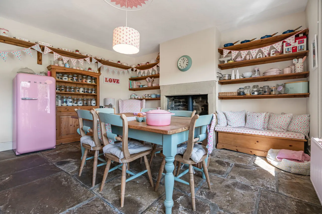 Victoria Terrace, Millbank, HX6, photo 6