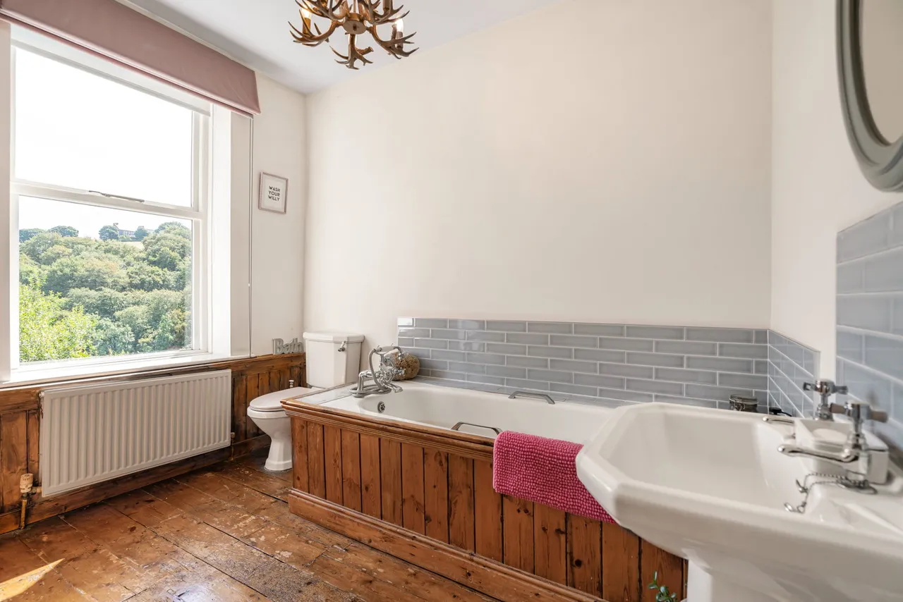 Victoria Terrace, Millbank, HX6, photo 20