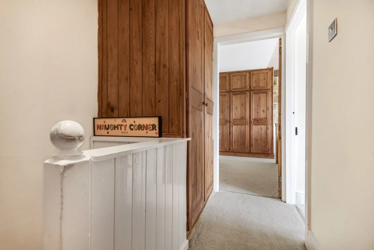 Victoria Terrace, Millbank, HX6, photo 16