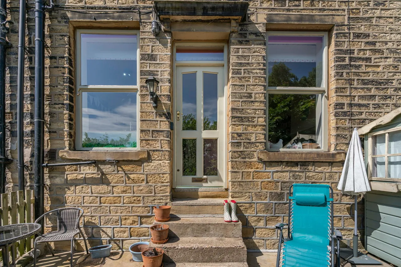 Victoria Terrace, Millbank, HX6, photo 29