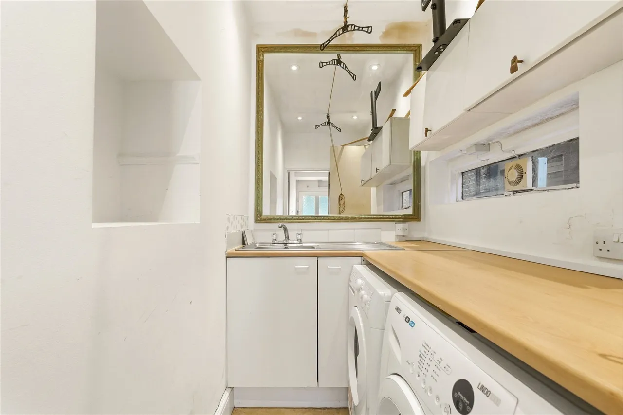 Bolingbroke Grove, London, SW11, photo 9