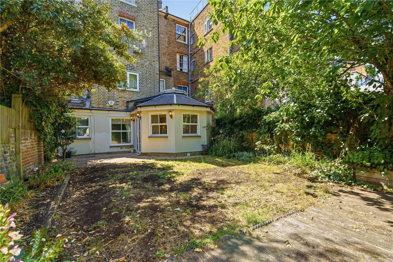 Bolingbroke Grove, London, SW11, photo 10