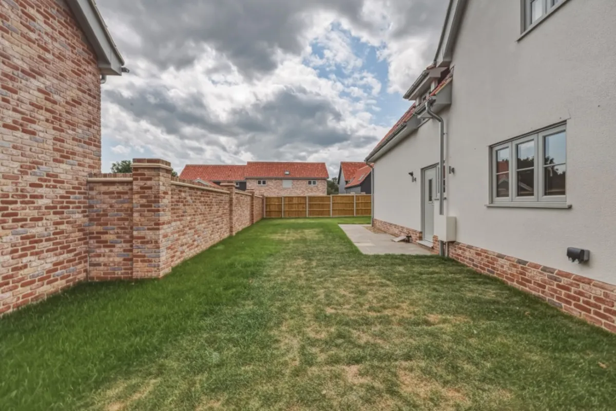 Nightingale Close, Knodishall, photo 36