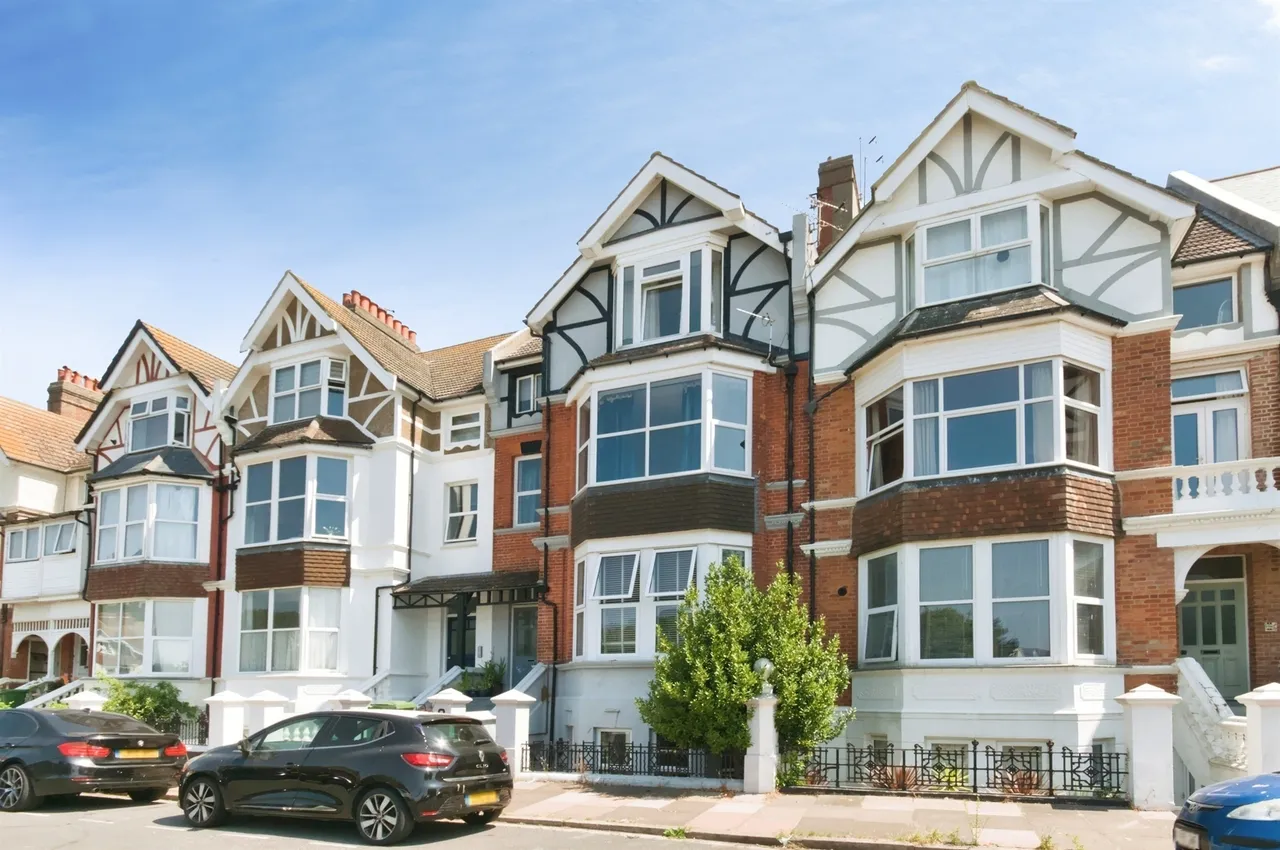 2 bed flat for sale — Park Road, Bexhill-On-Sea