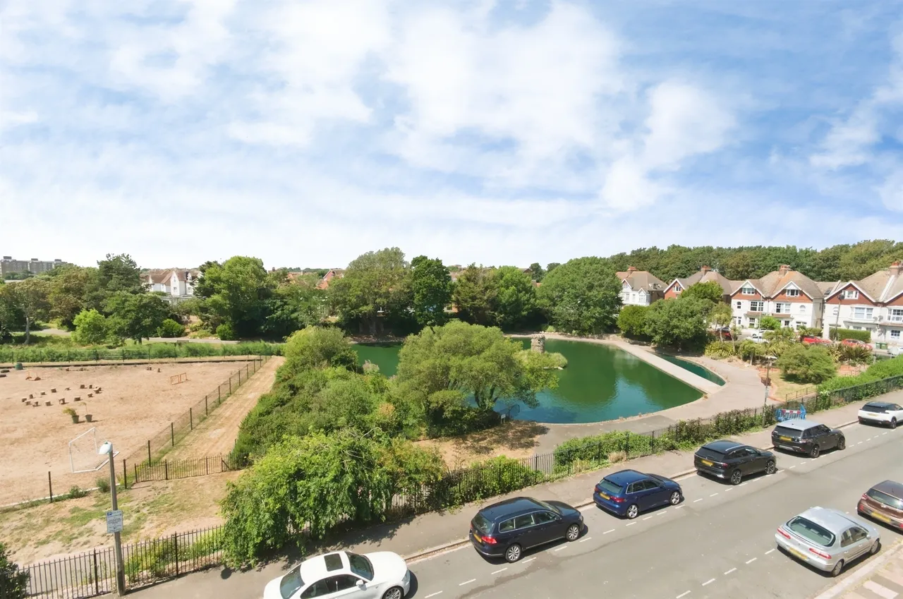 Park Road, Bexhill-On-Sea, photo 11