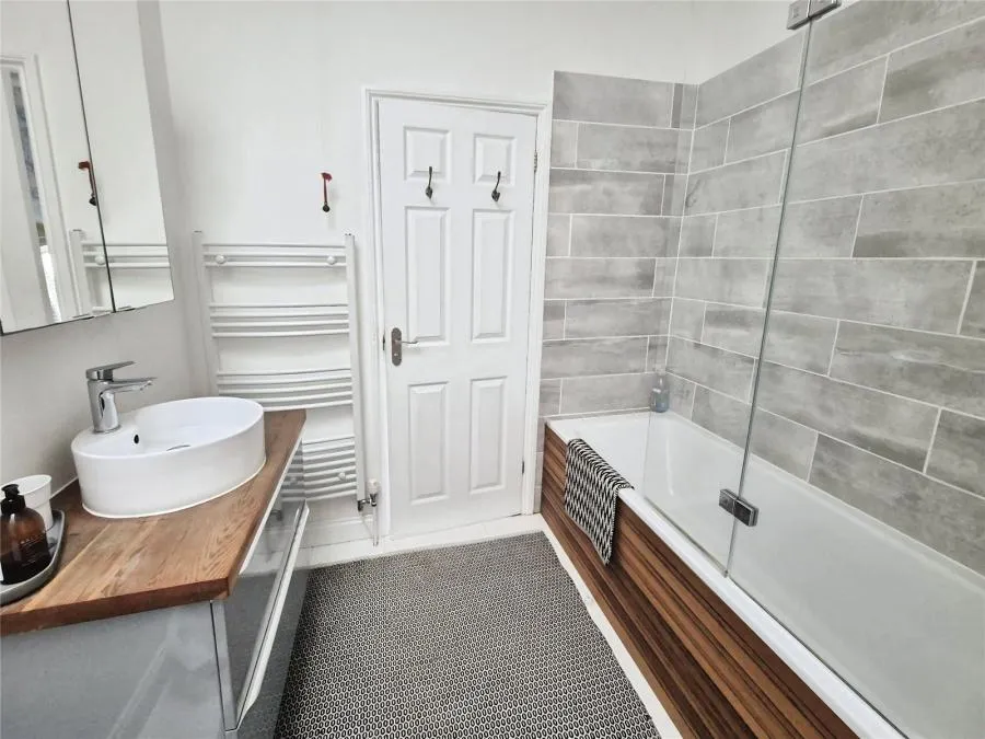 Grove Road, Ventnor, PO38, photo 15