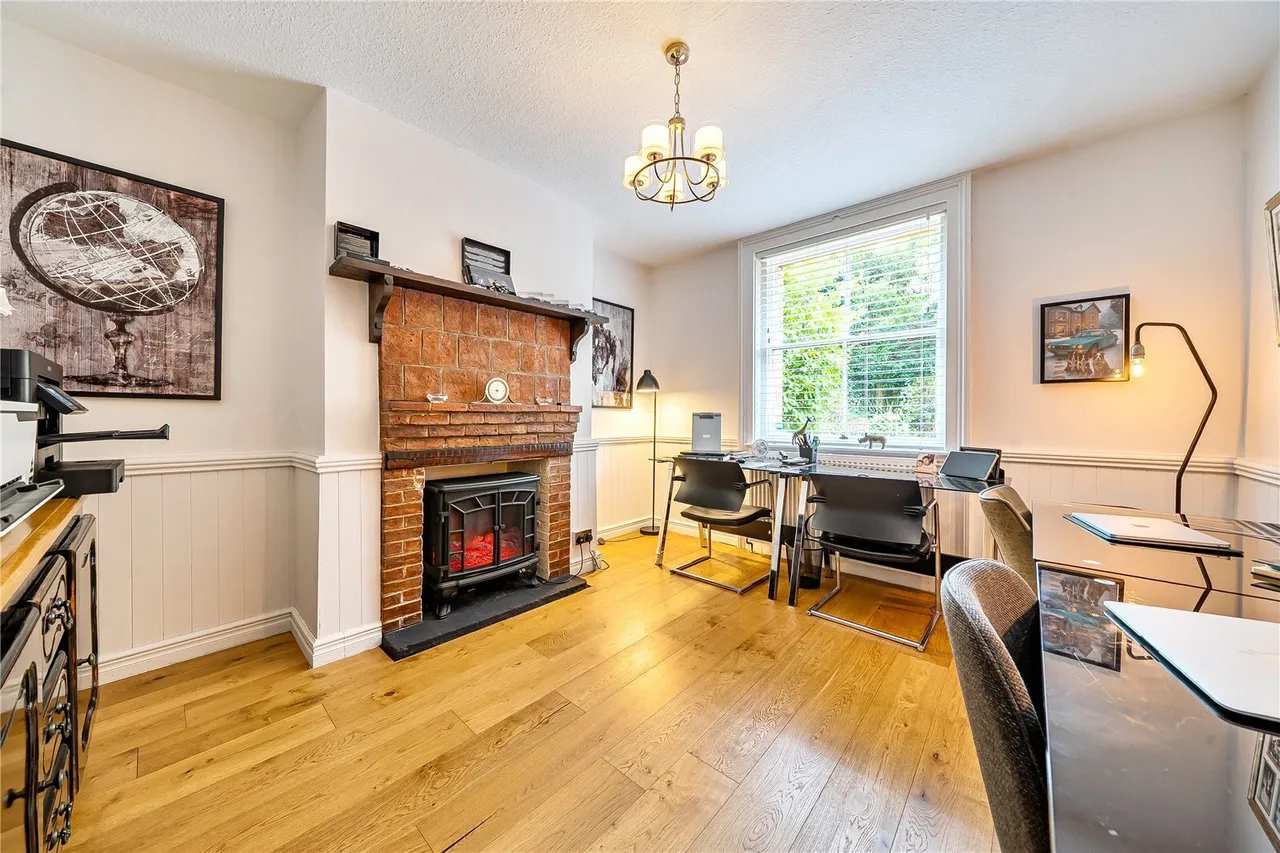 High Street, Flore, NN7, photo 8