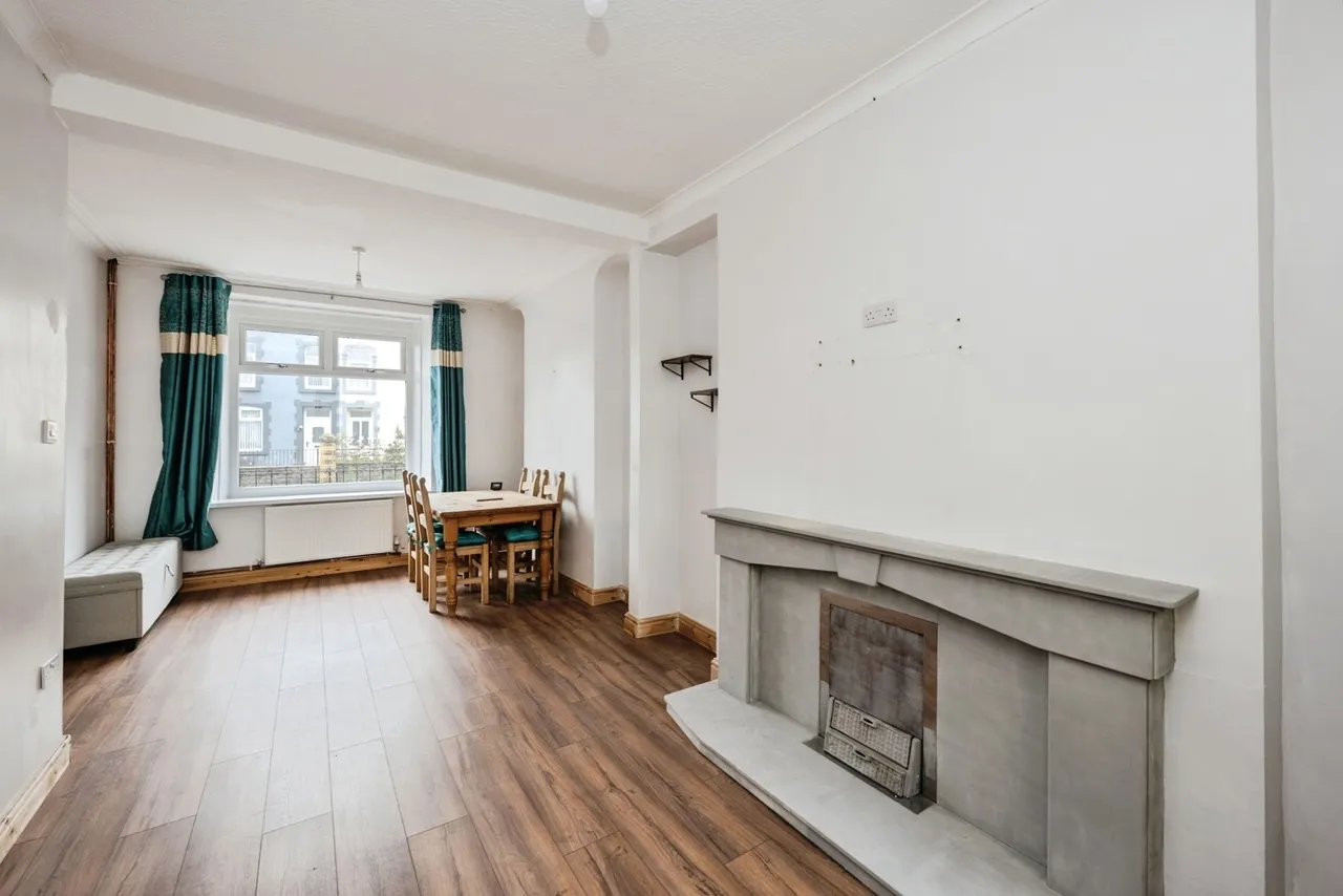 Alexandra Road, Gorseinon, SA4, photo 2