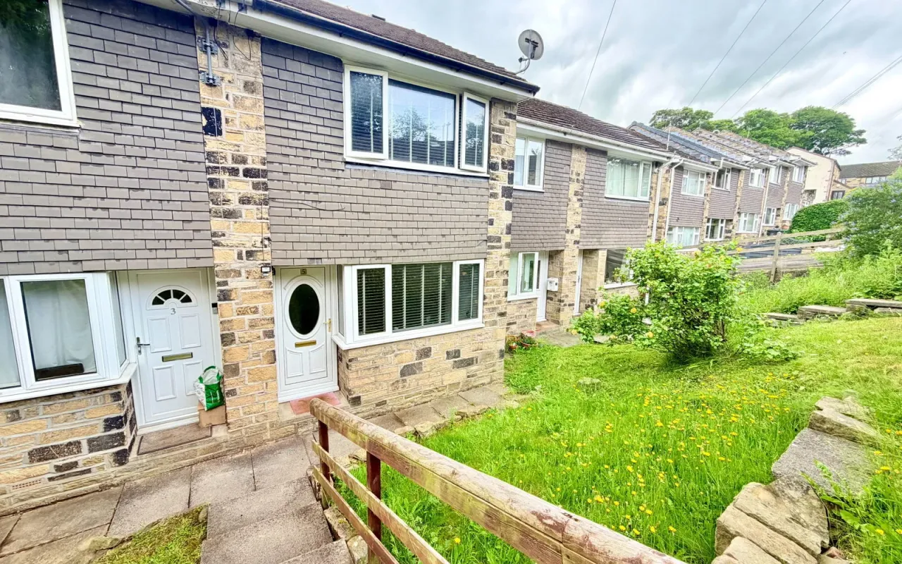 2 bed house for sale — Woodlands Close, Denby Dale