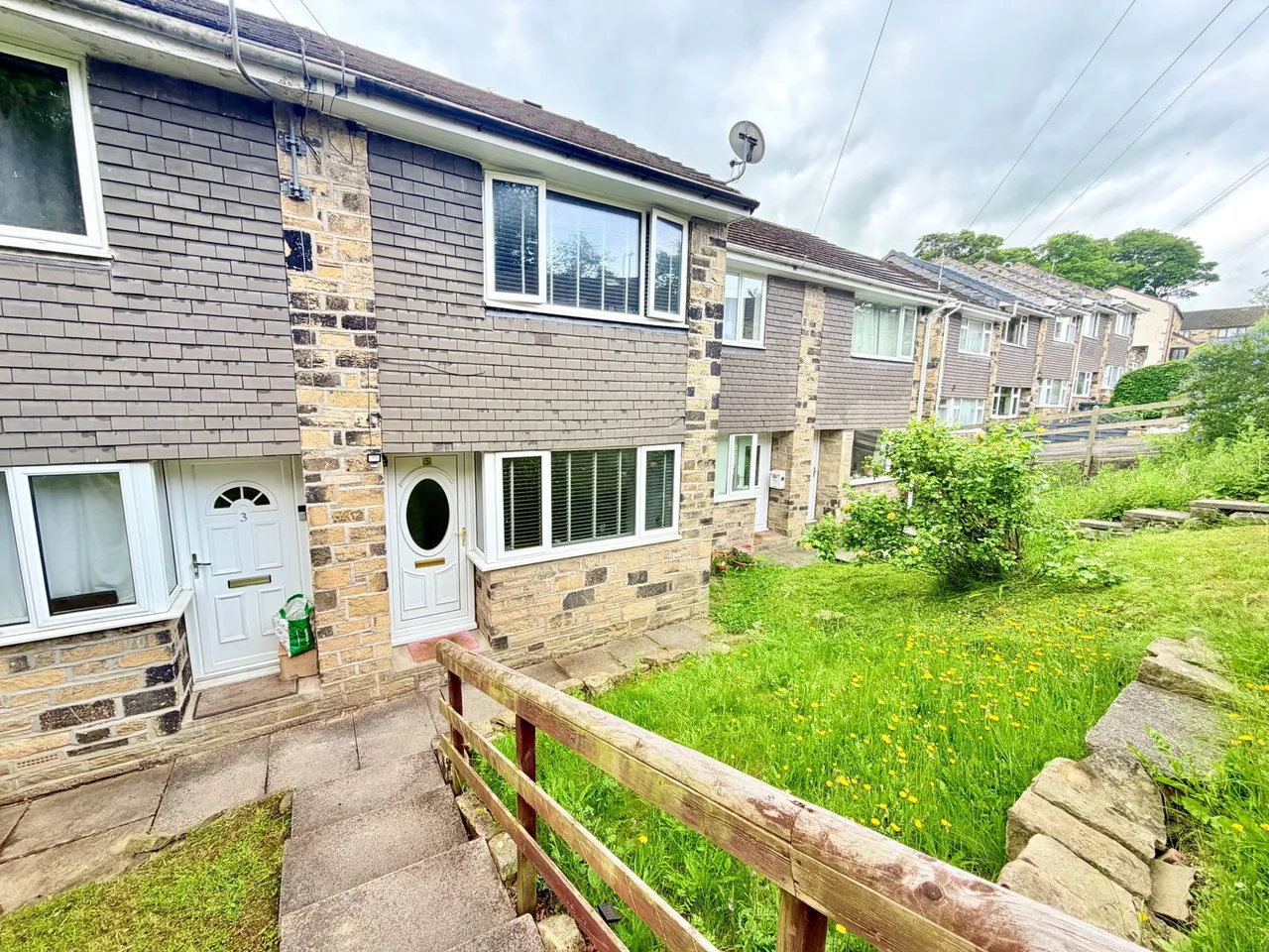 2 bed house for sale, Woodlands Close, Denby Dale