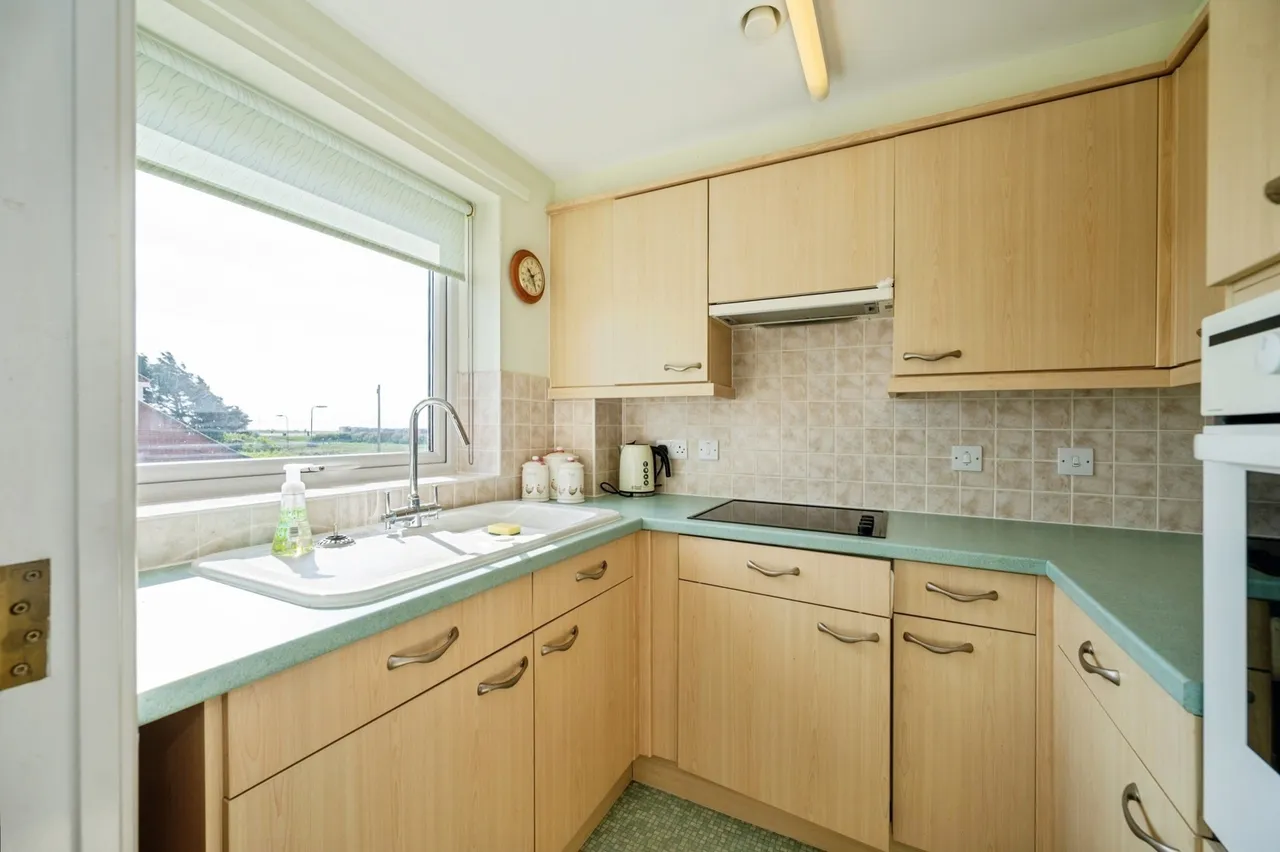 Sea Front, Hayling Island, PO11, photo 11