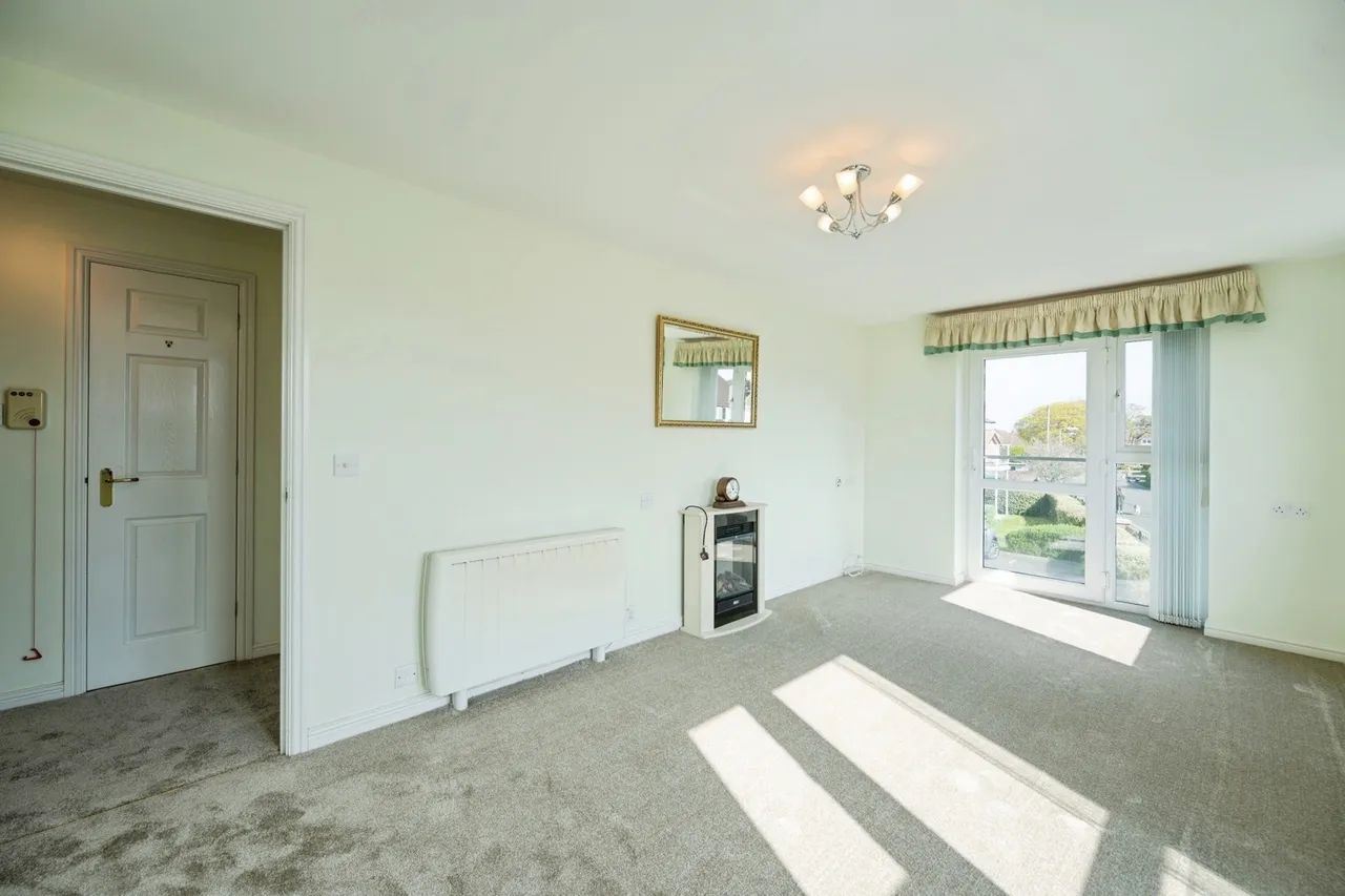 Sea Front, Hayling Island, PO11, photo 8