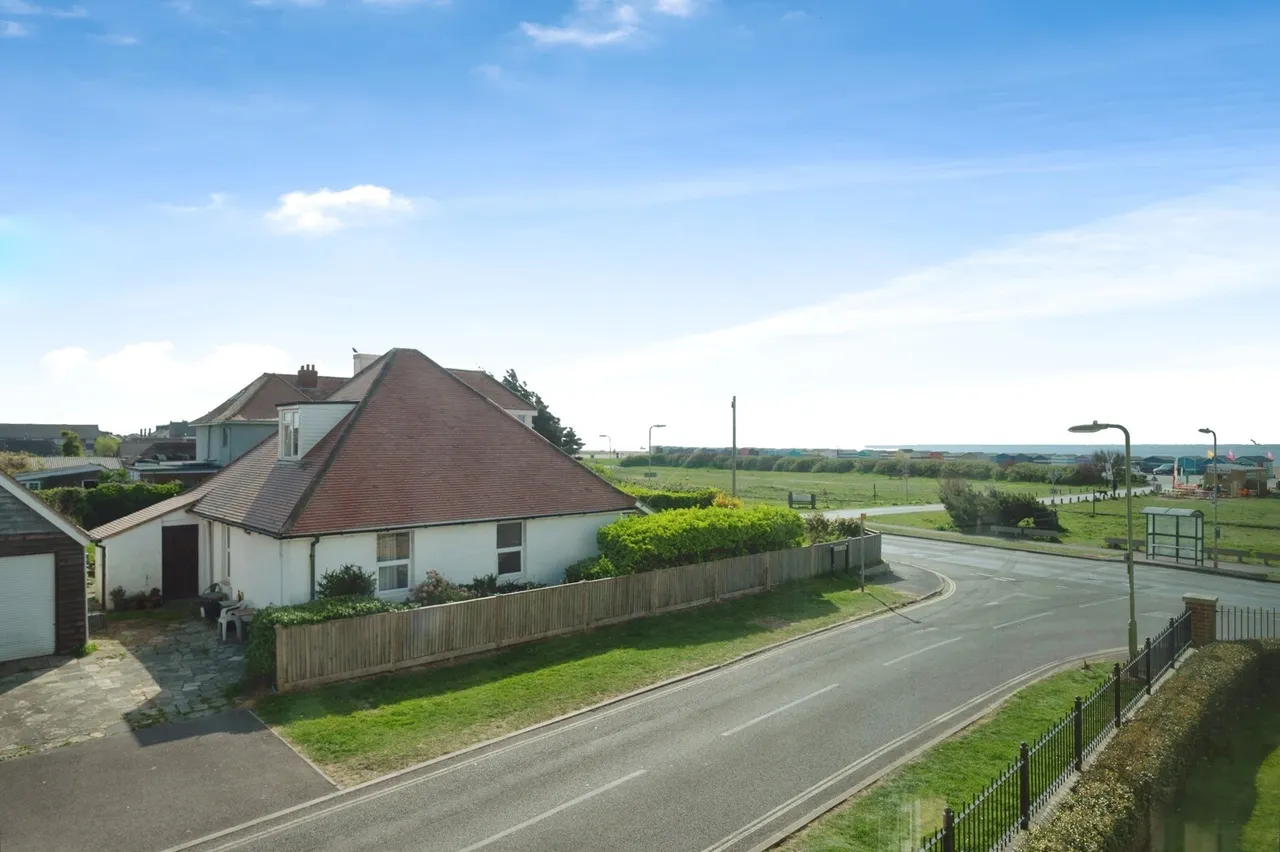 Sea Front, Hayling Island, PO11, photo 7