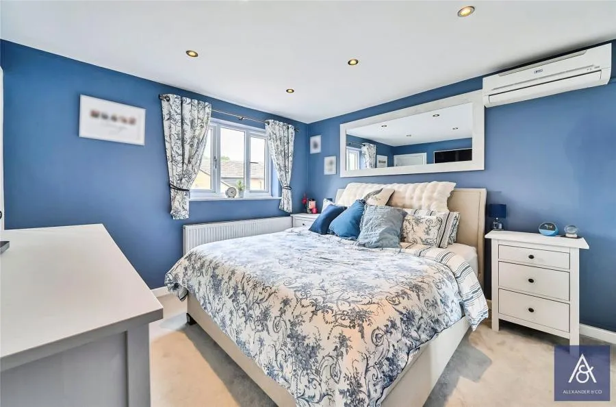 Holly Close, Brackley, NN13, photo 10