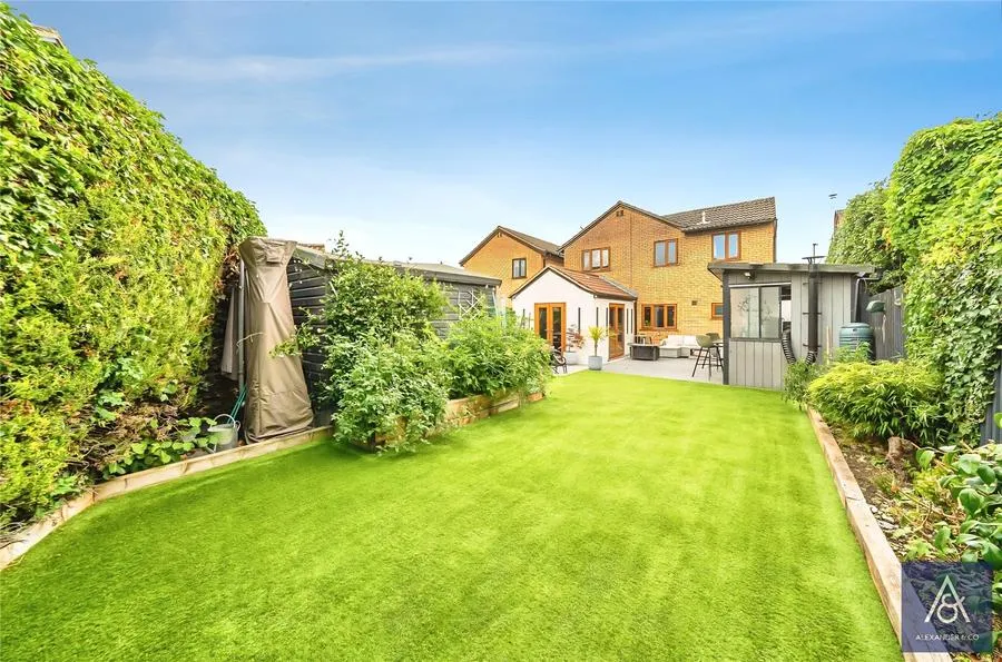 Holly Close, Brackley, NN13, photo 17