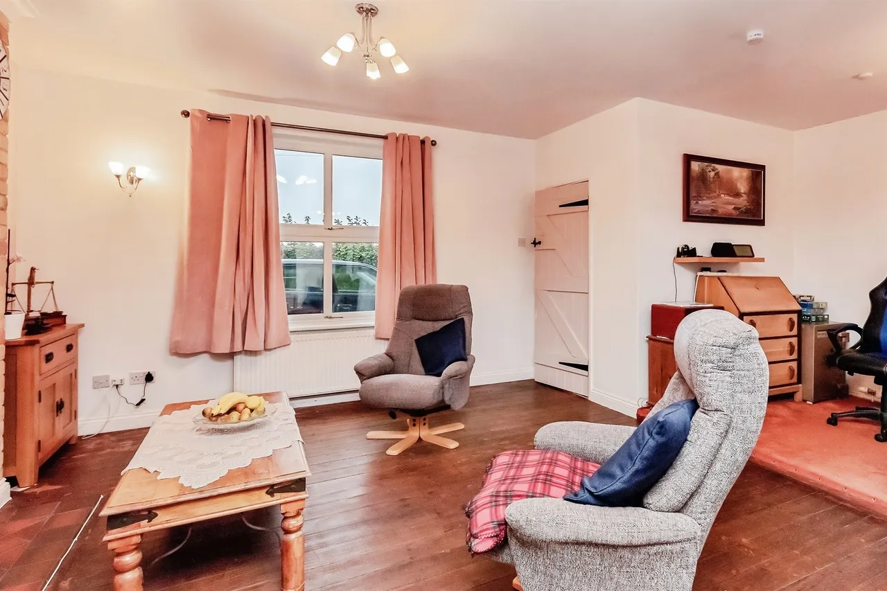 Wisbech Road, Peterborough, PE7, photo 4