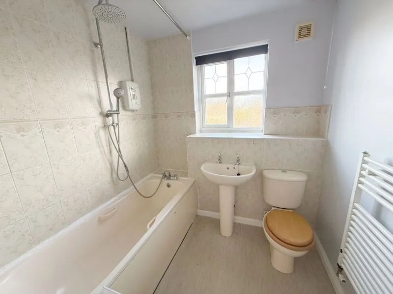 Porthcawl Close, Grantham, photo 10