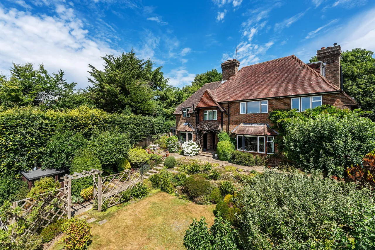 4 bed property for sale, Trevereux Hill, Limpsfield Chart, RH8