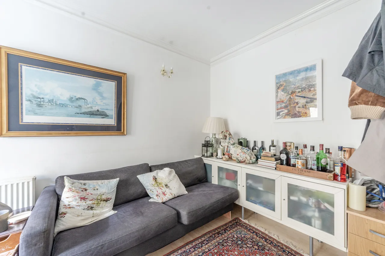 3 bed house to rent — 1b Slaidburn Street, London