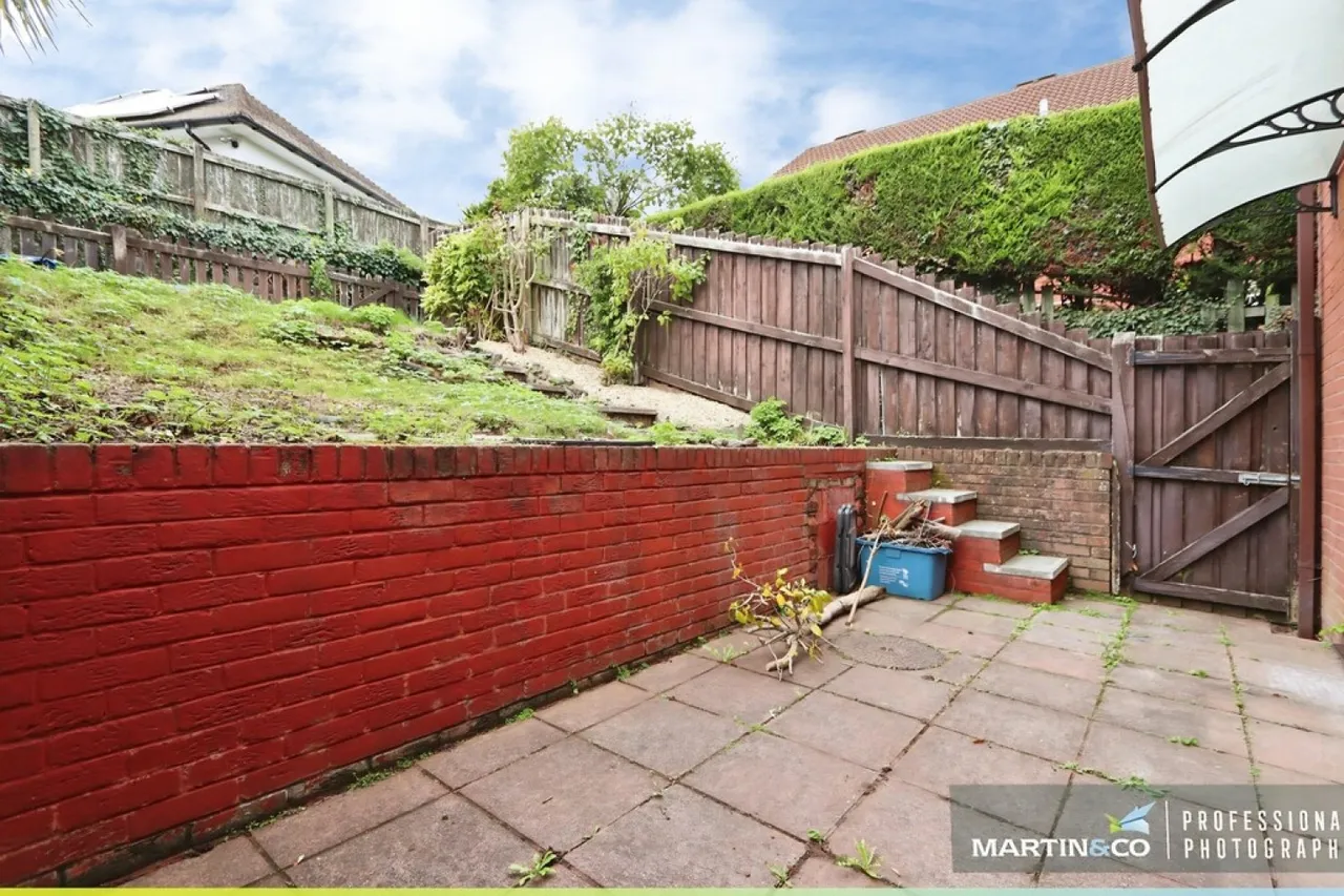 Fields Park Road, NP20, photo 13